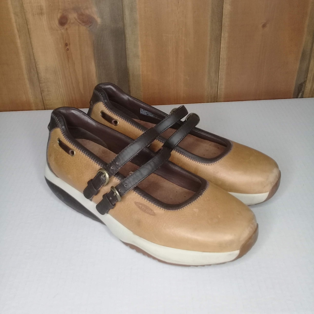 MBT Changa Mary Jane Camel Dark Brown Trim Leather Walking Shoes 2 Buckles Sz 10